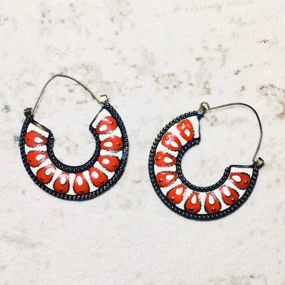 F21 - Oversized hoop earrings 🌞